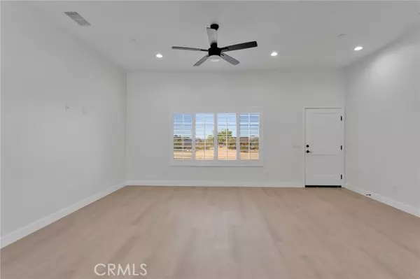 Apple Valley, CA 92307,15561 Desert Star