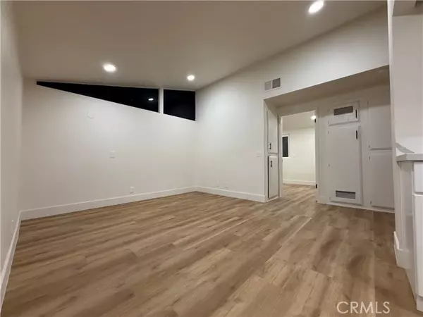 San Bernardino, CA 92404,5548 Elmwood