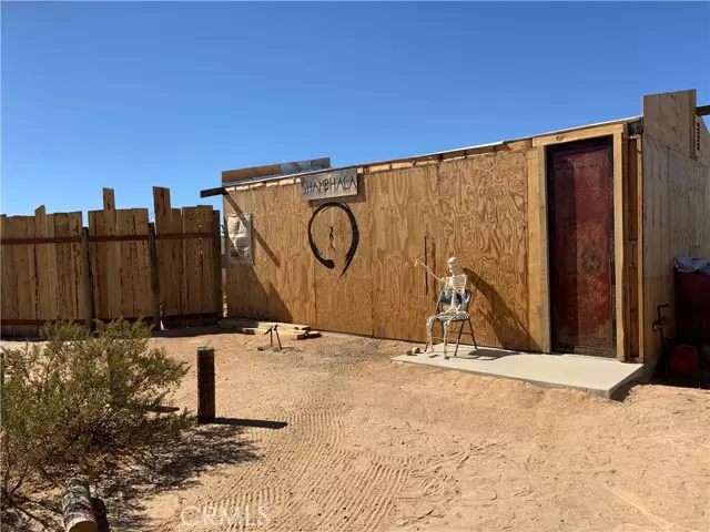 588 Sunview Road, Joshua Tree, CA 92252