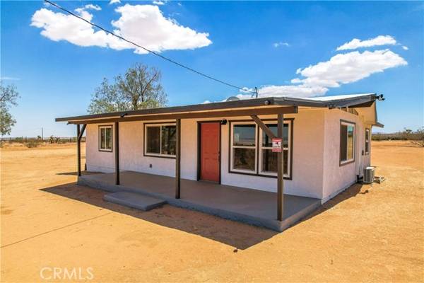 60221 Stearman Road, Landers, CA 92285