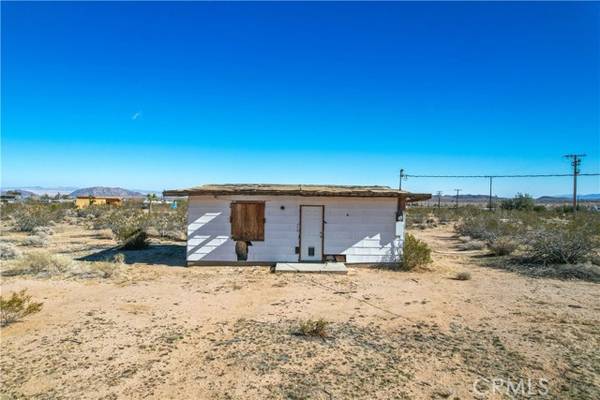 1 Hondo Street, Landers, CA 92285