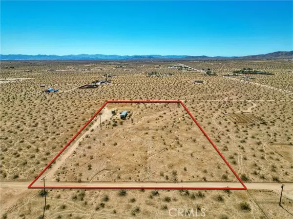 60607 Stearman Road, Landers, CA 92285