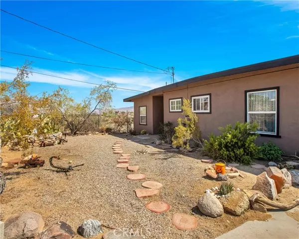 Joshua Tree, CA 92252,61961 Aster Place