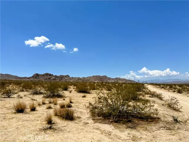 Joshua Tree, CA 92252,5 Sunfair Road