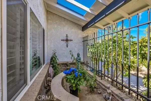 Yucca Valley, CA 92284,9124 Joshua Lane