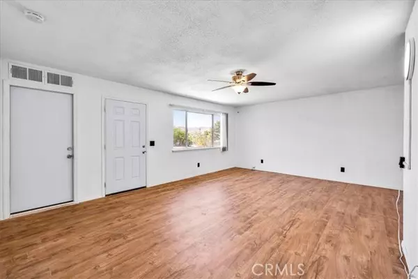 Joshua Tree, CA 92252,61945 Grand View Circle