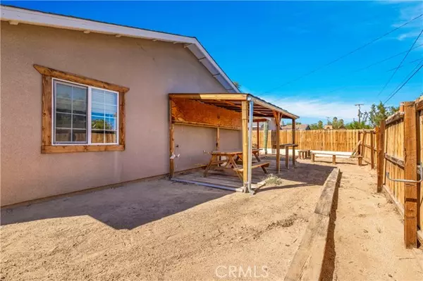 29 Palms, CA 92277,6185 Chia