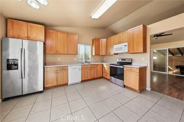 Clearlake, CA 95422,3593 Peony Street