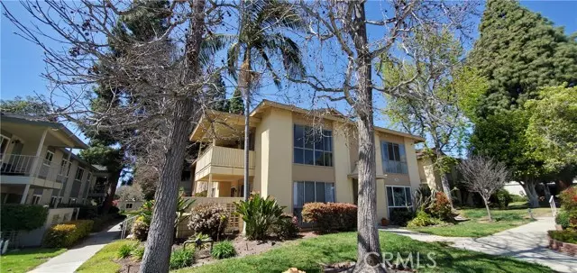 212 Avenida Majorca, Laguna Woods, CA 92637