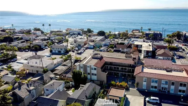 Laguna Beach, CA 92651,920 Glenneyre