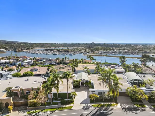 1032 Santiago, Newport Beach, CA 92660