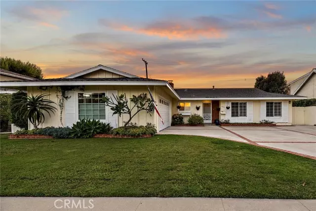 2829 Europa Drive, Costa Mesa, CA 92626