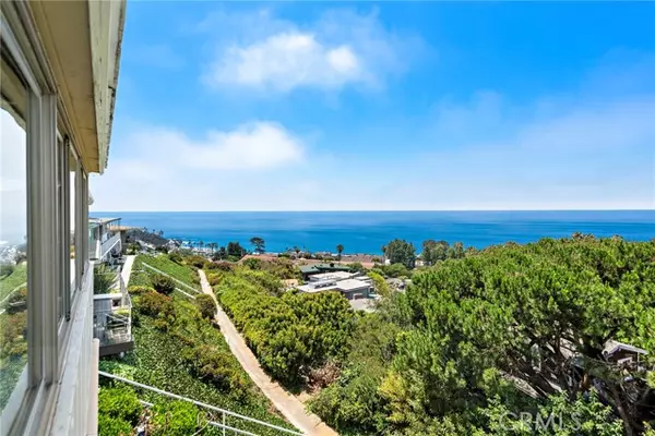 Laguna Beach, CA 92651,21662 Ocean Vista Drive