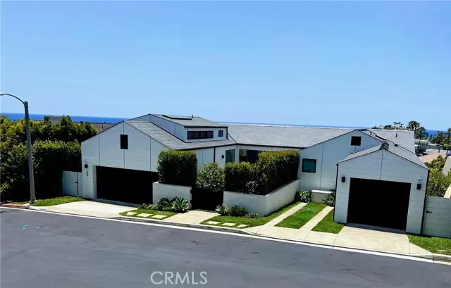 Laguna Beach, CA 92651,809 Emerald Bay