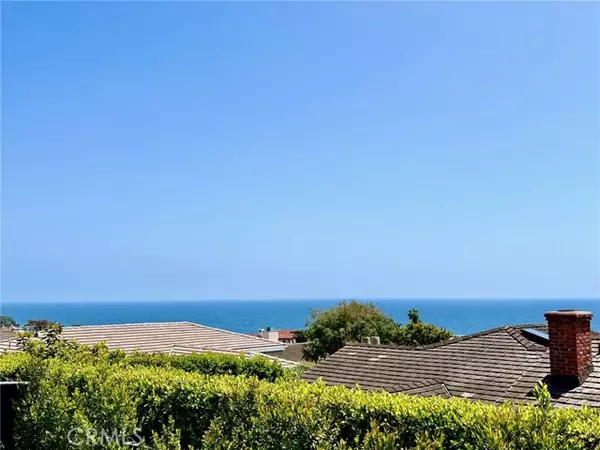 Laguna Beach, CA 92651,809 Emerald Bay