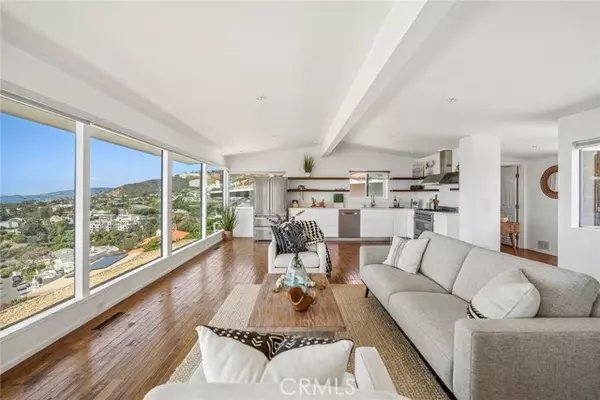 Laguna Beach, CA 92651,31161 Holly Drive