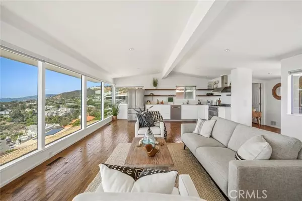 Laguna Beach, CA 92651,31161 Holly Drive