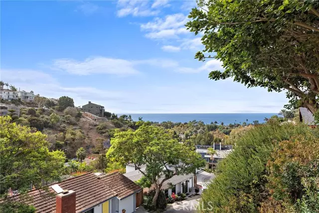 Laguna Beach, CA 92651,980 Meadowlark Lane