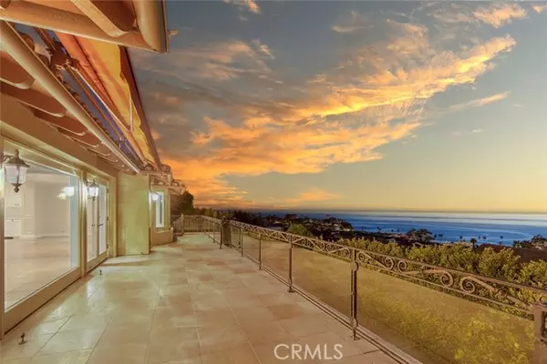 Laguna Beach, CA 92651,517 Emerald Bay