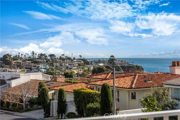 Laguna Beach, CA 92651,822 Emerald Bay