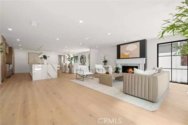 Newport Beach, CA 92662,214 Abalone Avenue