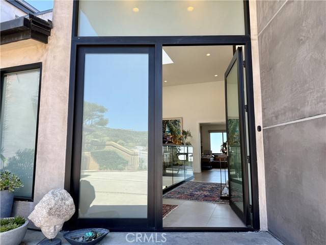 Laguna Beach, CA 92651,2421 Park Avenue