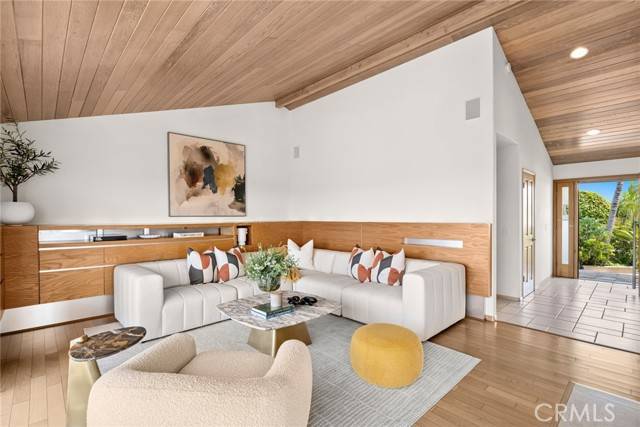 Laguna Beach, CA 92651,1324 Pitcairn Place