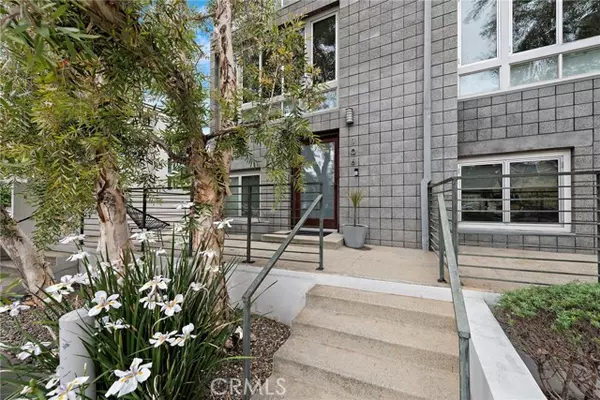 Los Angeles, CA 90066,4151 Redwood Avenue