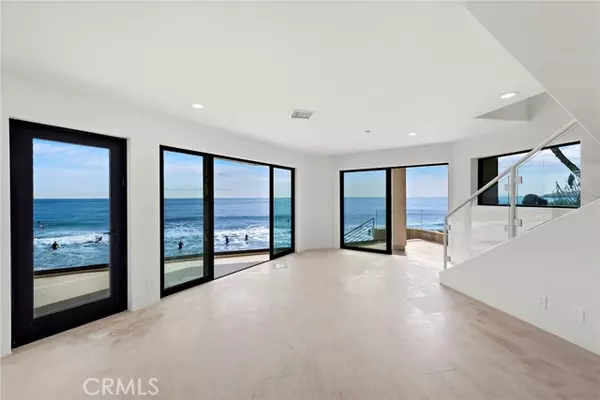 Laguna Beach, CA 92651,715 Ocean Front
