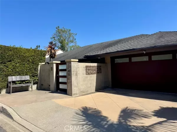 Laguna Beach, CA 92651,2745 Temple Hills Drive