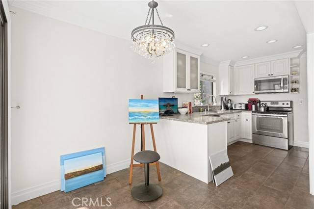 Laguna Beach, CA 92651,422 Cypress Street