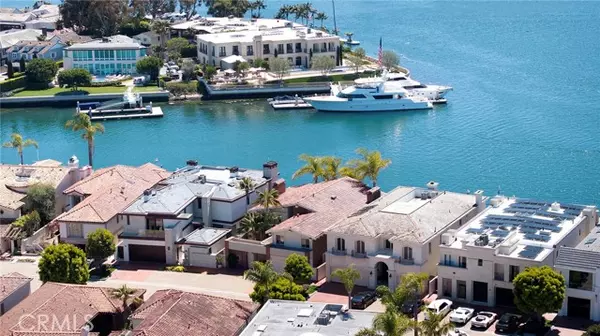 Newport Beach, CA 92660,35 Linda Isle