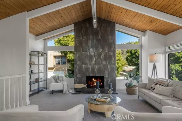 Laguna Beach, CA 92651,933 Meadowlark Drive