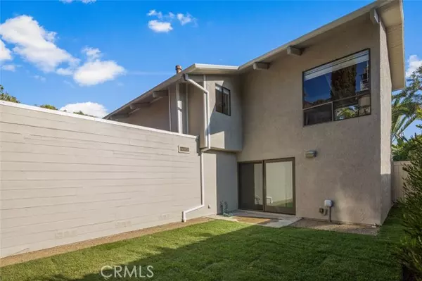 Laguna Beach, CA 92651,933 Meadowlark Drive