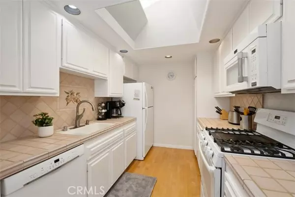 Laguna Beach, CA 92651,9 North Encino