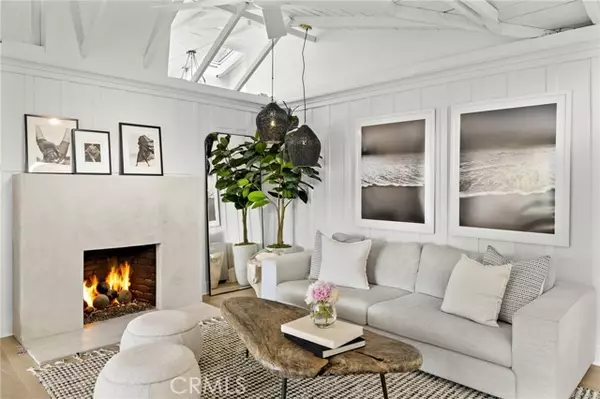 Laguna Beach, CA 92651,592 Bluebird Canyon Drive
