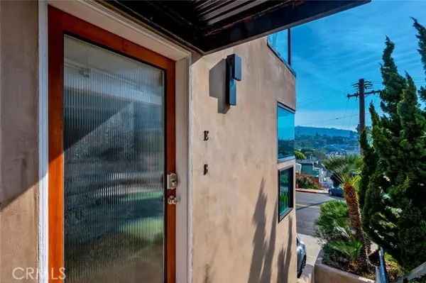 Laguna Beach, CA 92651,174 Cliff Drive