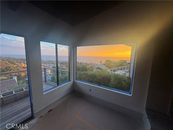 Laguna Beach, CA 92651,1220 Anacapa Way