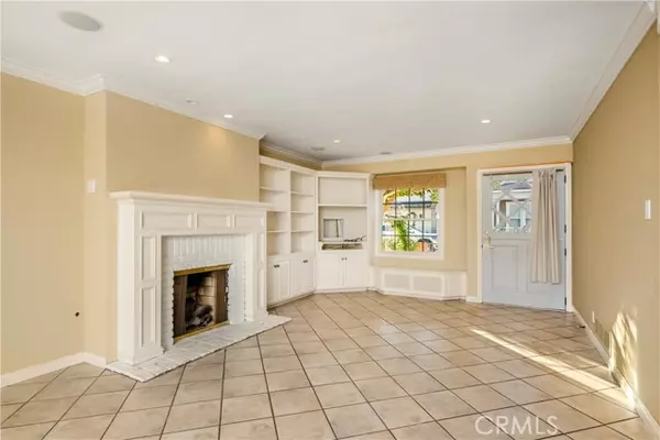 Newport Beach, CA 92662,220 Apolena Avenue