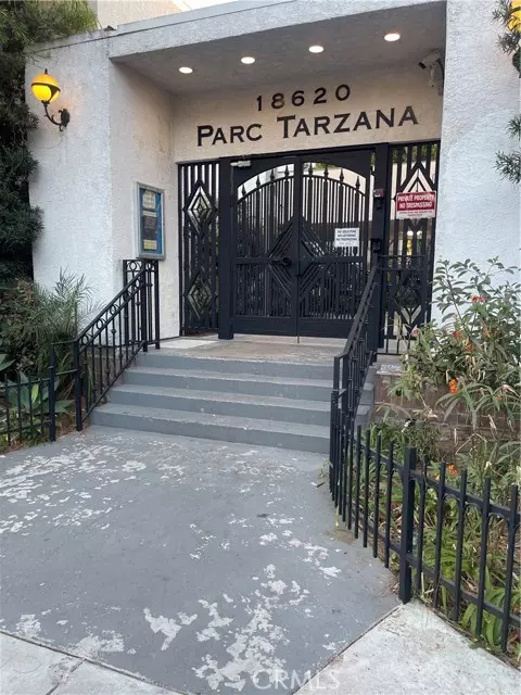 Tarzana, CA 91356,18620 Hatteras Street