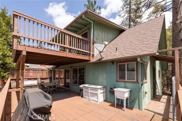 37651 Shoreline Drive, Bass Lake, CA 93604