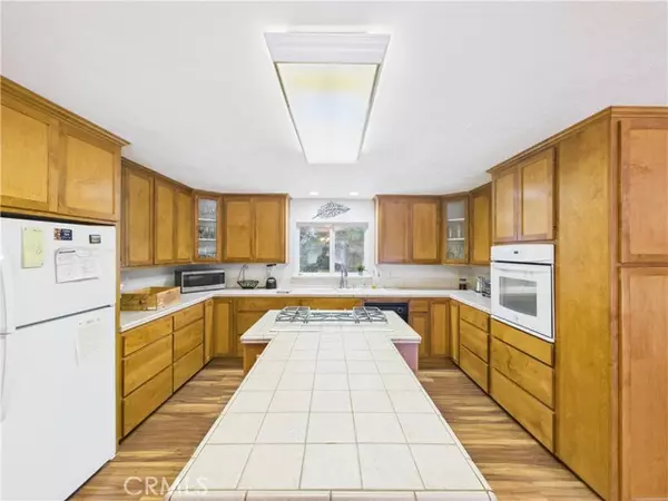 Mariposa, CA 95338,6107 Monte Vista