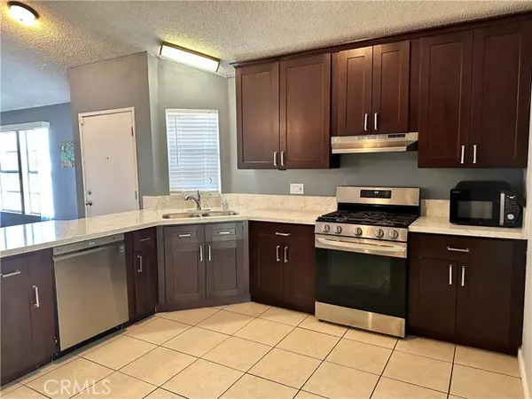 Colton, CA 92324,983 Orchard Lane