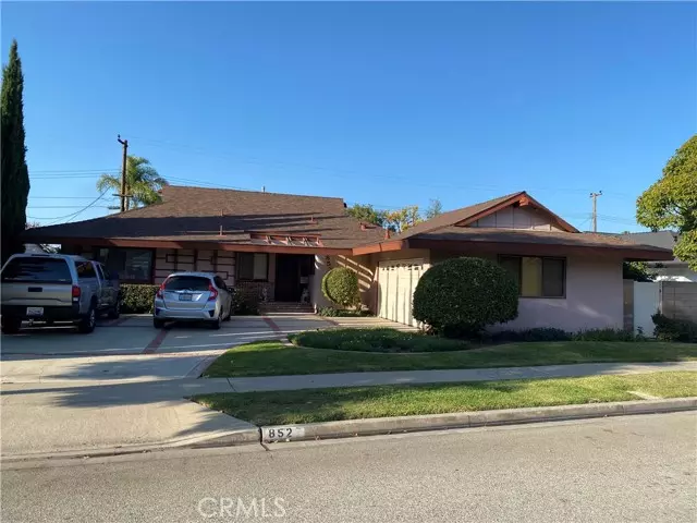 852 Presidio Drive, Costa Mesa, CA 92626