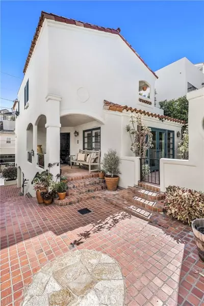 426 Carnation Avenue, Corona Del Mar, CA 92625