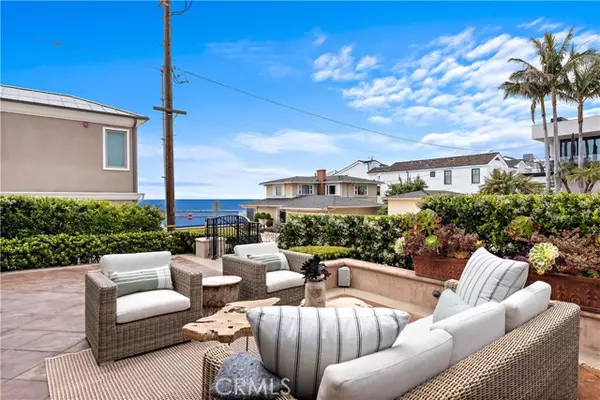 Corona Del Mar, CA 92625,208 Marigold Avenue