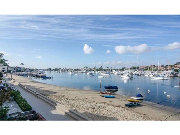 711 North Bayfront, Newport Beach, CA 92662