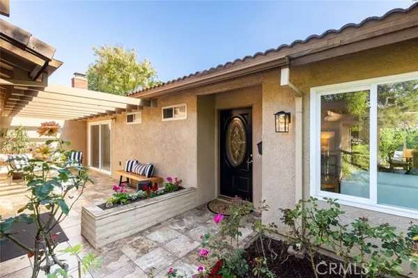 Laguna Woods, CA 92637,3323 Via Carrizo