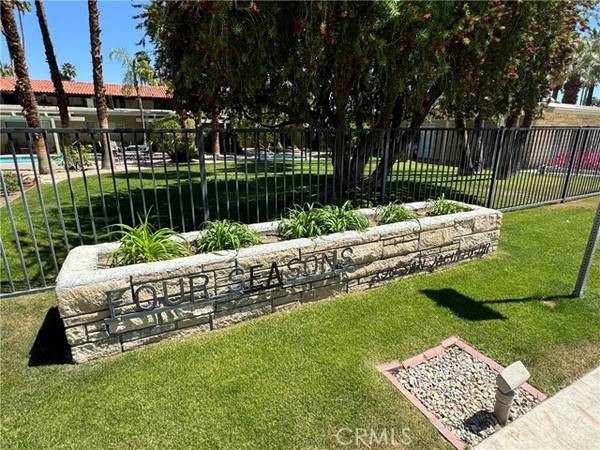 290 South San Jacinto Drive, Palm Springs, CA 92262