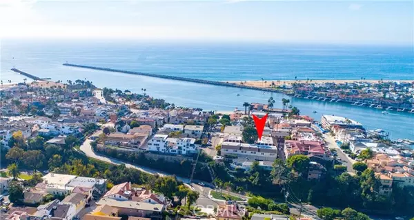 Corona Del Mar, CA 92625,325 Dahlia Place